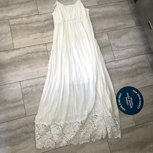 Long white maternity dress with lace bottom sz lg